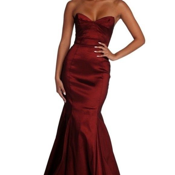 Gorgeous Fall 2005 Original Valentino Runway Look 67 Deep Oxblood Silk Dress w Tiered Ruffle Skirting